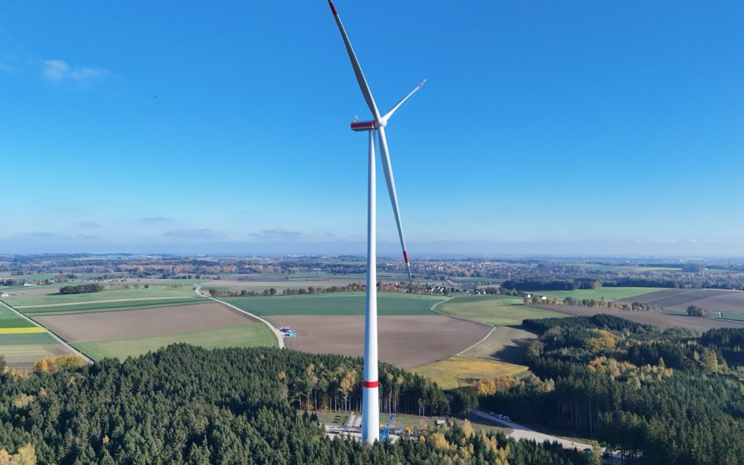 Erstes Windrad fertig aufgebaut